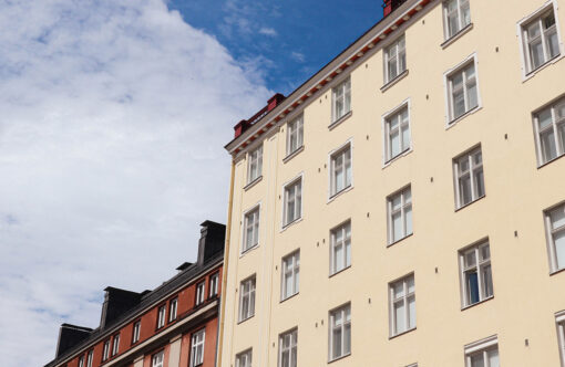 Ensihoidon edestä rikottu ovi